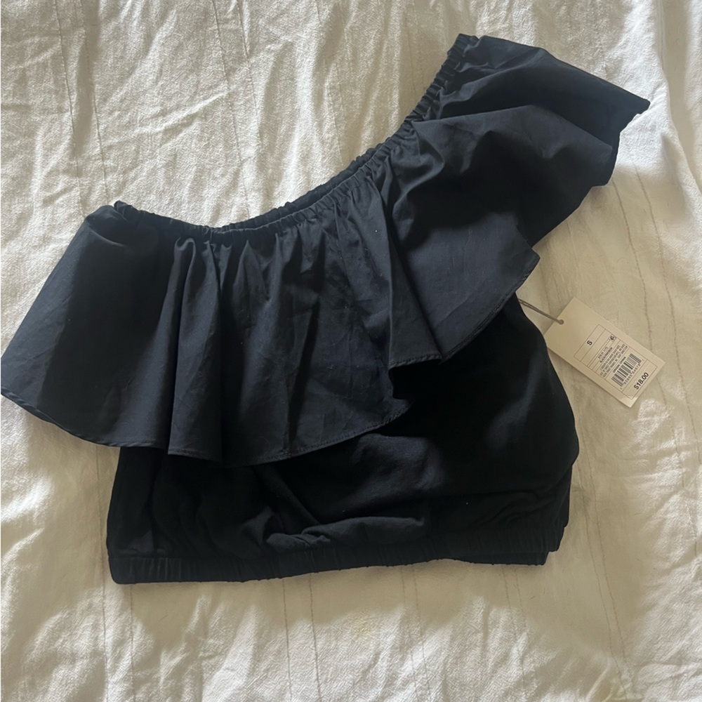 Target top size small off the shoulder ruffle!